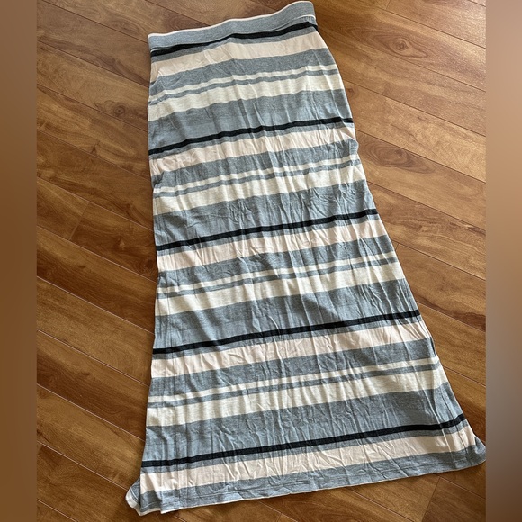 ⭐️3/$20 Maxi skirt - Picture 1 of 3